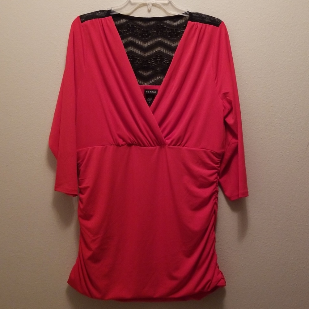 Torrid red top